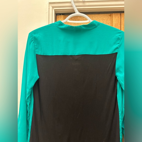Bailey 44 Emerald Green/Black Silk Blouse Size Small - Picture 8 of 9